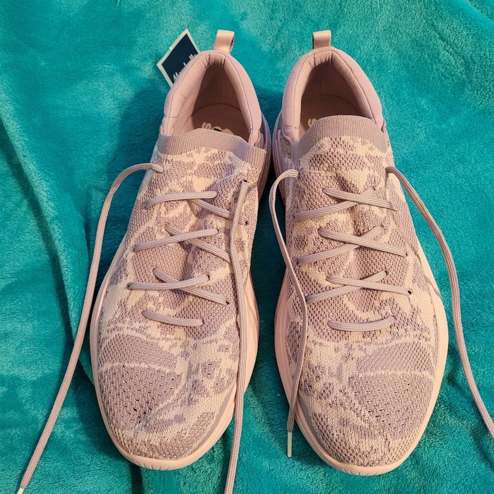 Nwt sorel sneakers👟 size 12